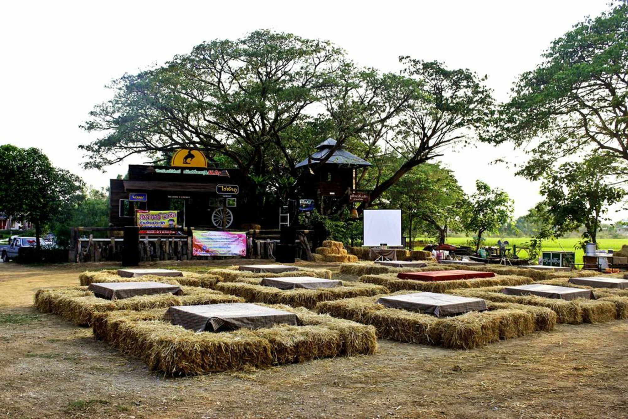 Resort Railumpoo Nakhon Sawan Exterior photo